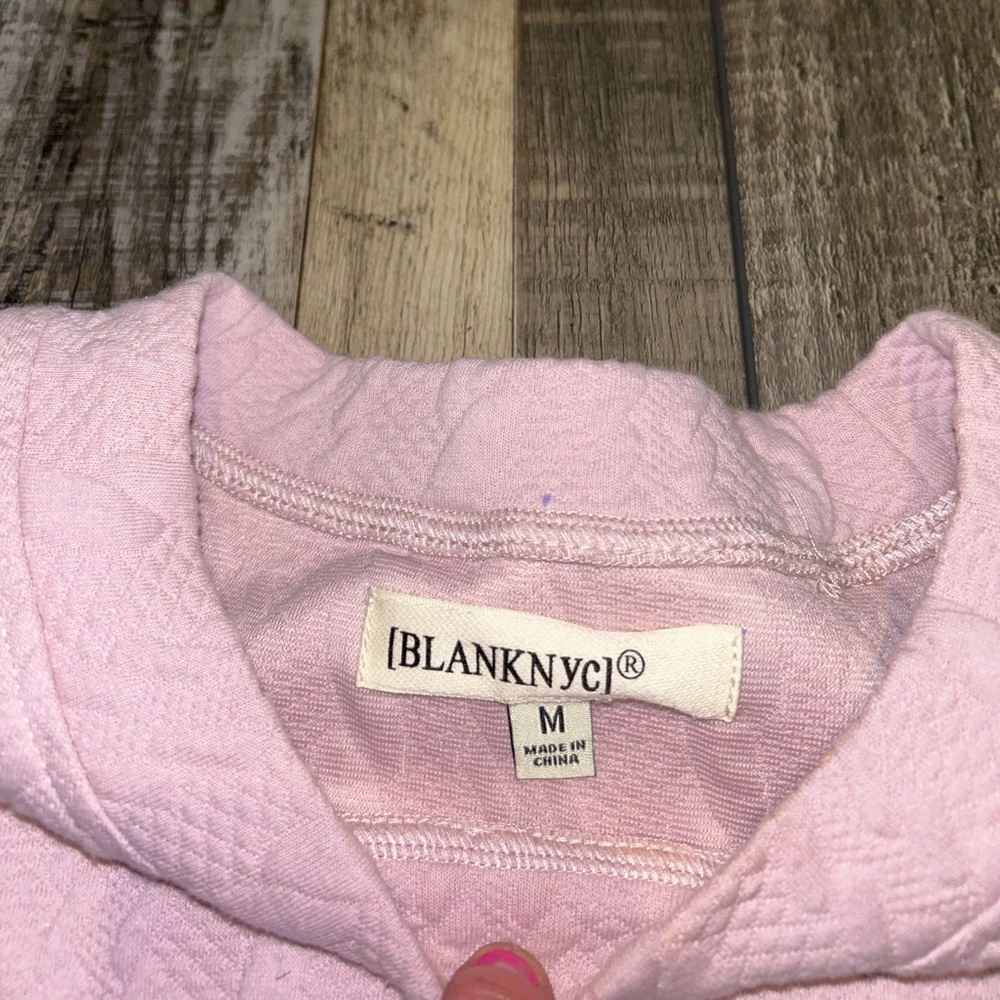 Blank NYC Sweater Medium NWT - Picture 4 of 7